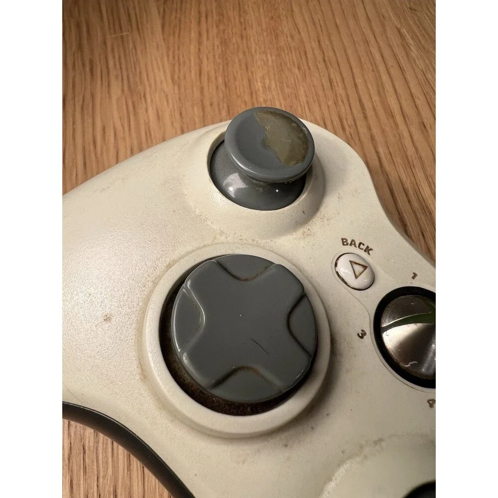 Xbox 360 White Wireless Controller OEM with Black Battery Cover Untested